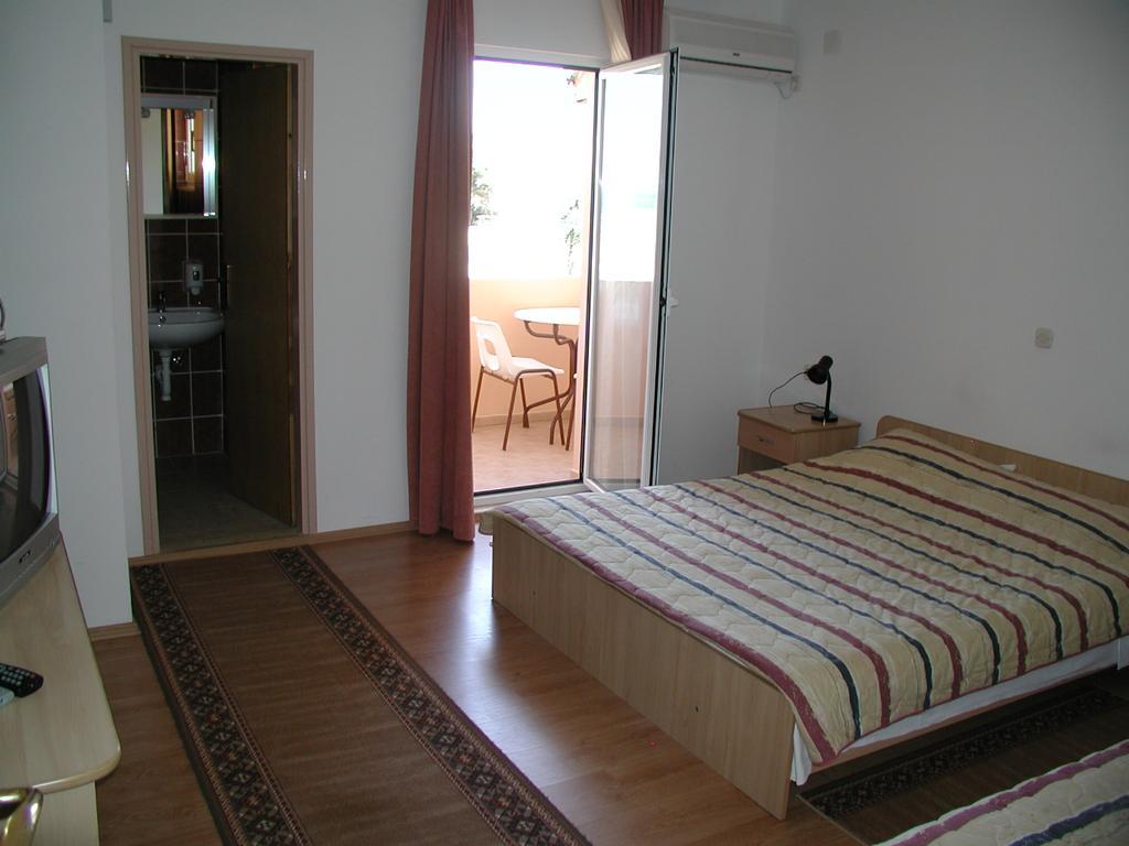 Hotel Tony Паг Стая снимка