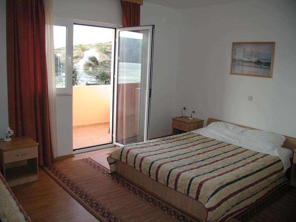 Hotel Tony Паг Стая снимка