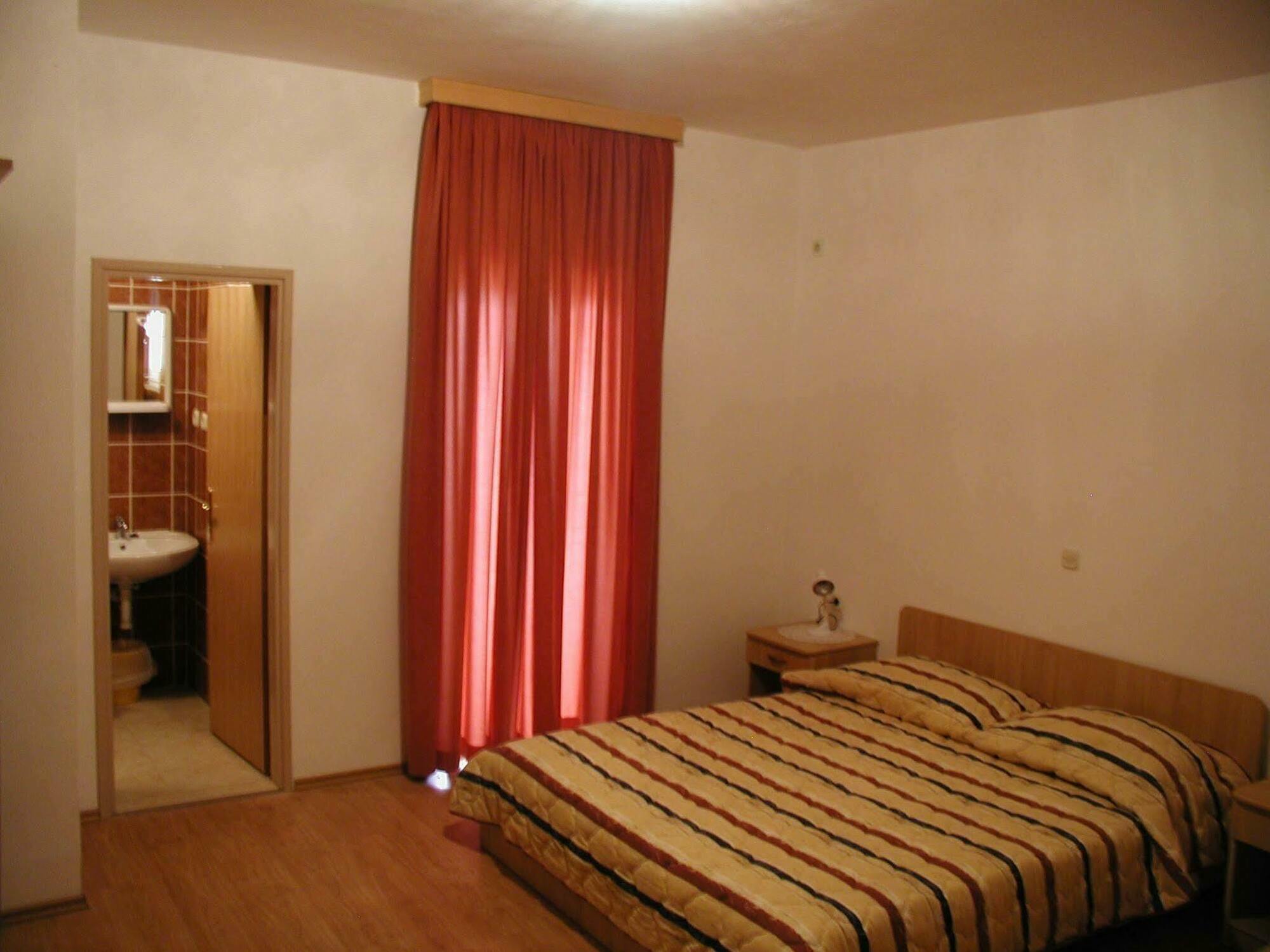 Hotel Tony Паг Стая снимка